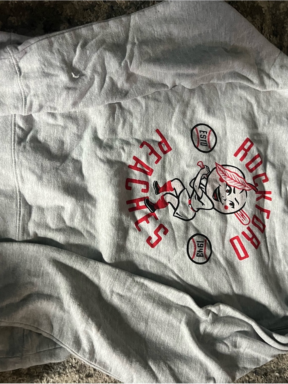Source Unknown Gray Sweatshirt with Red Rockford Peaches Graphic